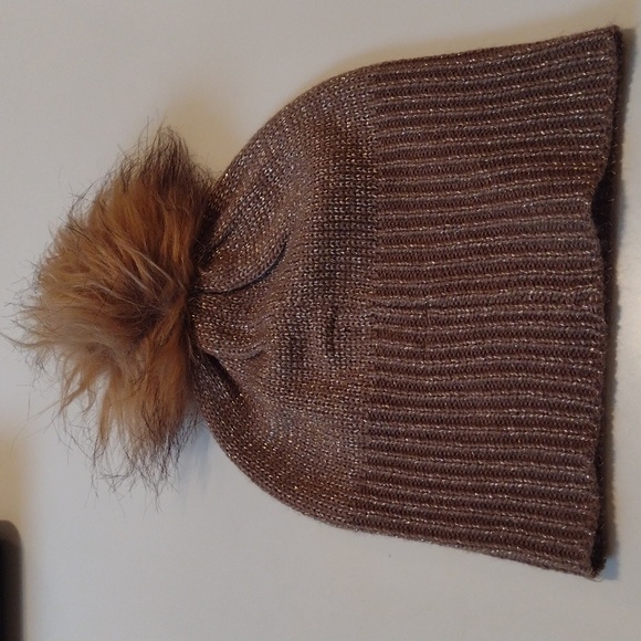 NEW Steve Madden Gold Metallic Flecks Fur Pom Pom Winter Hat OS - Picture 9 of 12